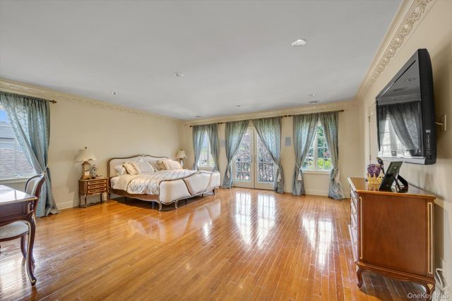 760 Hillcrest Place, North Woodmere, NY 11581