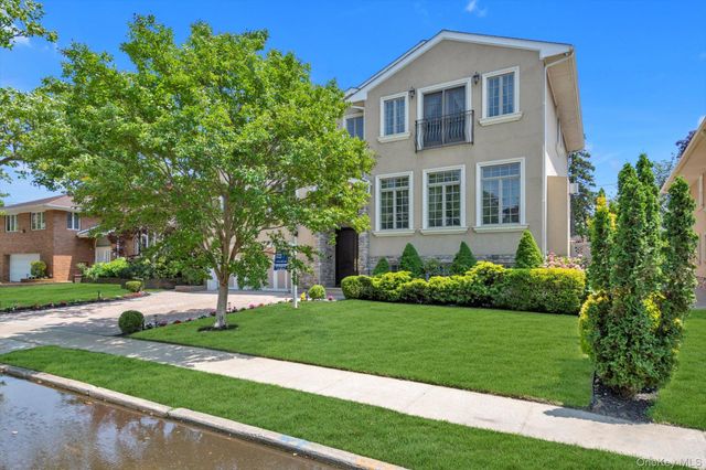 760 Hillcrest Place, North Woodmere, NY 11581