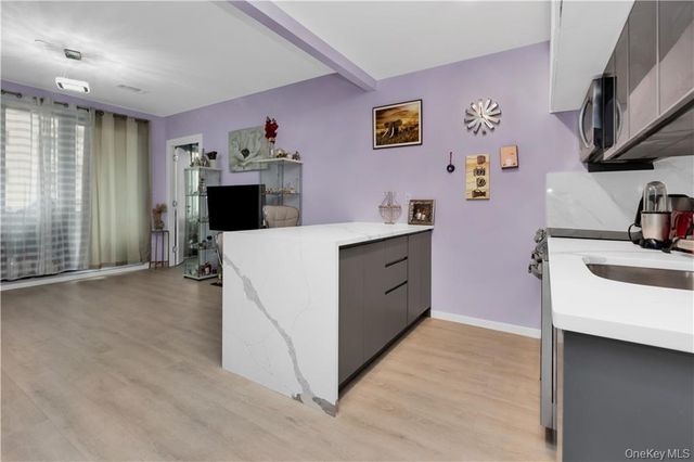 15 W End Avenue 3F, Brooklyn, NY 11235