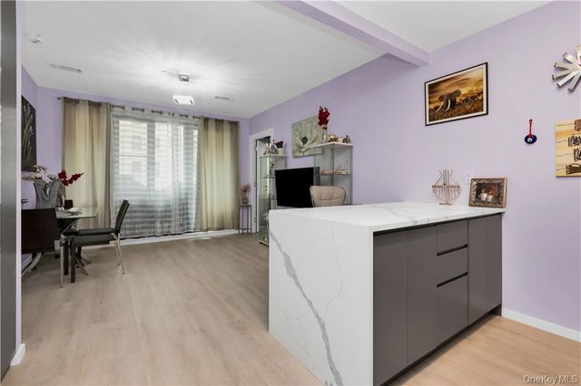 15 W End Avenue 3F, Brooklyn, NY 11235