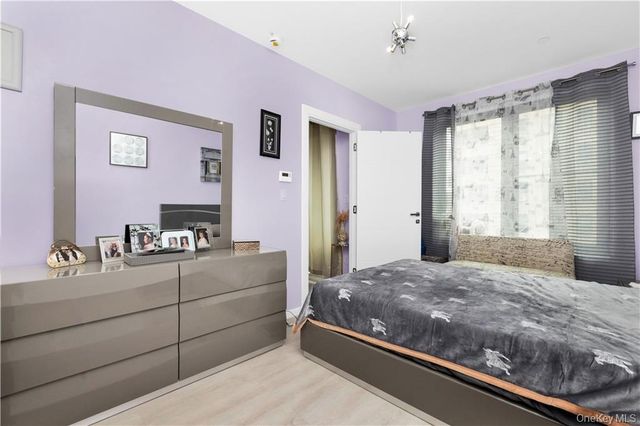 15 W End Avenue 3F, Brooklyn, NY 11235