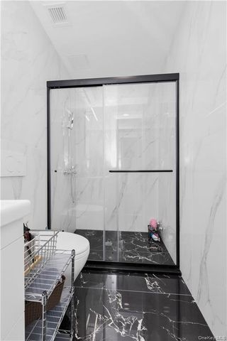 15 W End Avenue 3F, Brooklyn, NY 11235