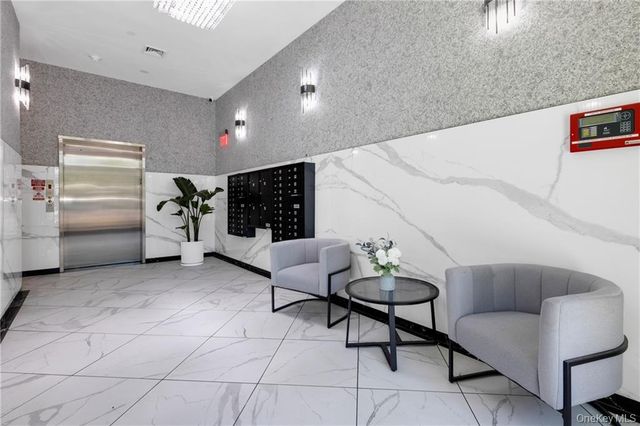 15 W End Avenue 3F, Brooklyn, NY 11235