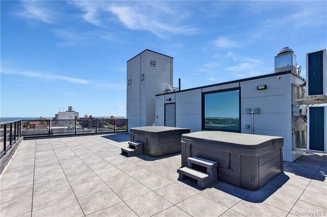 15 W End Avenue 3F, Brooklyn, NY 11235