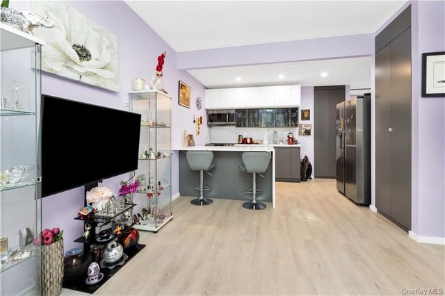 15 W End Avenue 3F, Brooklyn, NY 11235