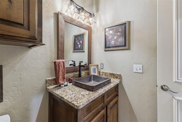 13908 Plantation Way, Edmond, OK 73013