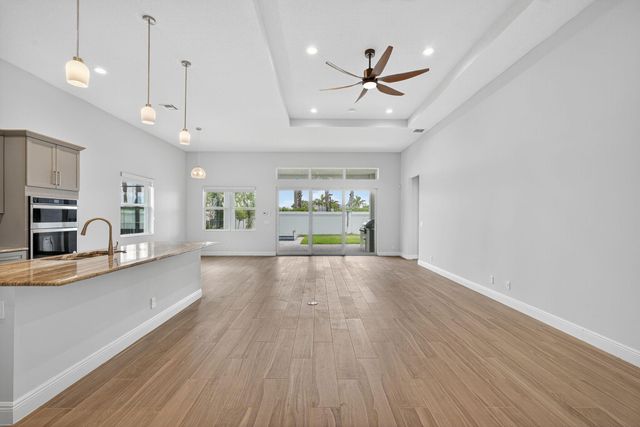 9901 Regency Way, Palm Beach Gardens, FL 33412