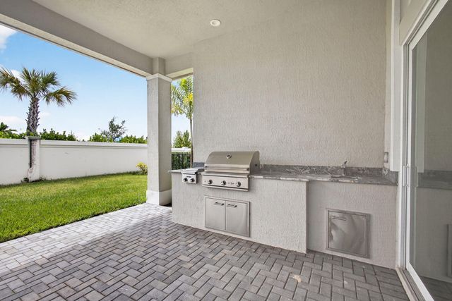 9901 Regency Way, Palm Beach Gardens, FL 33412