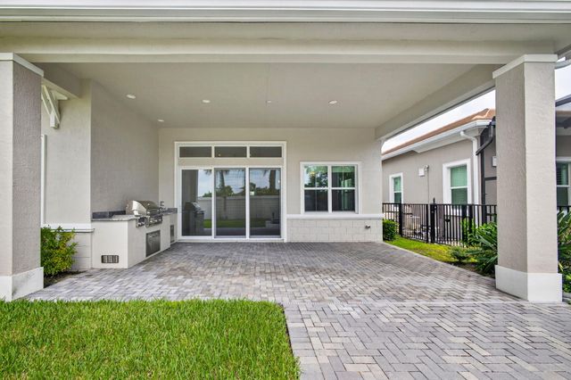 9901 Regency Way, Palm Beach Gardens, FL 33412