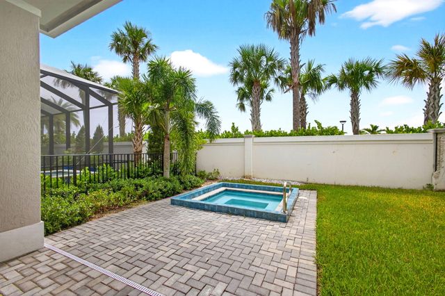 9901 Regency Way, Palm Beach Gardens, FL 33412