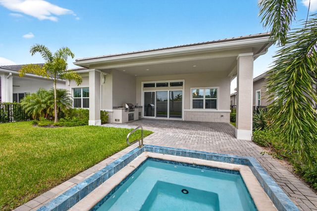 9901 Regency Way, Palm Beach Gardens, FL 33412
