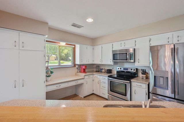 1217 Glade Street, College Station, TX 77840