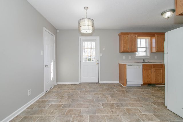 302 Chesire Way, Oak Grove, KY 42262