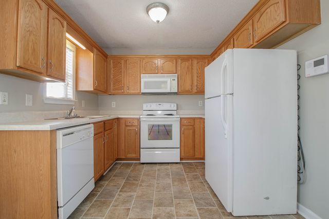 302 Chesire Way, Oak Grove, KY 42262