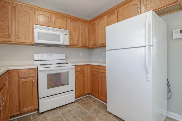 302 Chesire Way, Oak Grove, KY 42262