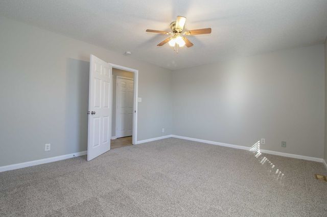 302 Chesire Way, Oak Grove, KY 42262