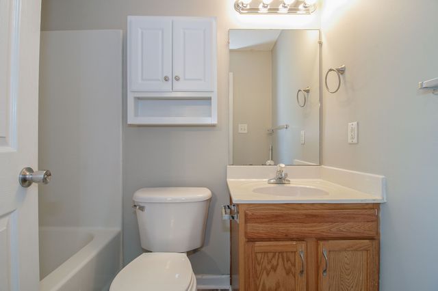 302 Chesire Way, Oak Grove, KY 42262