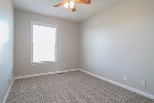 302 Chesire Way, Oak Grove, KY 42262