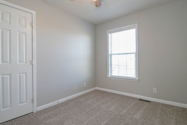 302 Chesire Way, Oak Grove, KY 42262