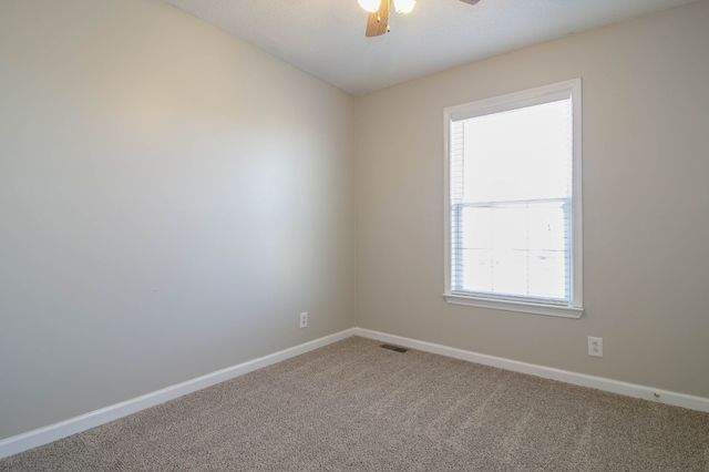 302 Chesire Way, Oak Grove, KY 42262