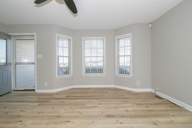 302 Chesire Way, Oak Grove, KY 42262