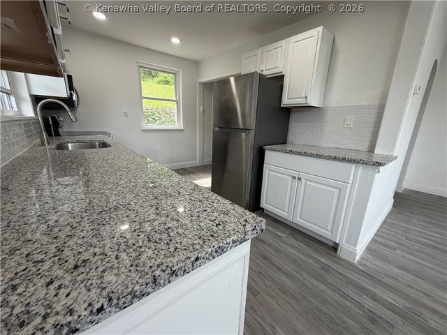 1020 Temple Street, Charleston, WV 25387