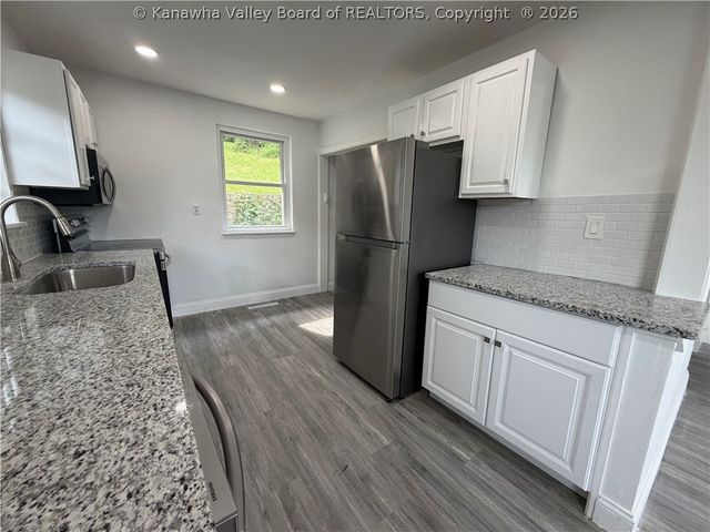1020 Temple Street, Charleston, WV 25387