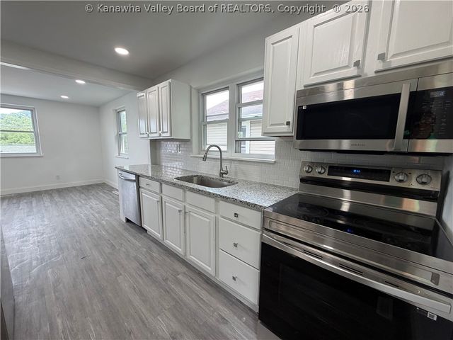1020 Temple Street, Charleston, WV 25387