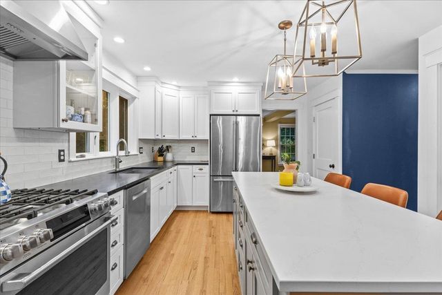 10 Brownell Way, South Burlington, VT 05403