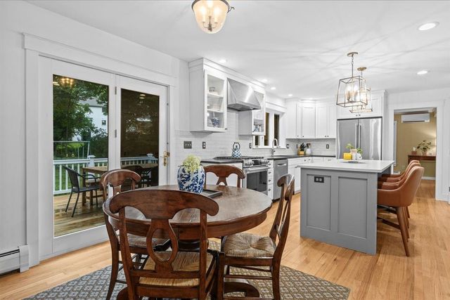 10 Brownell Way, South Burlington, VT 05403