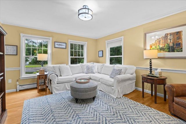10 Brownell Way, South Burlington, VT 05403