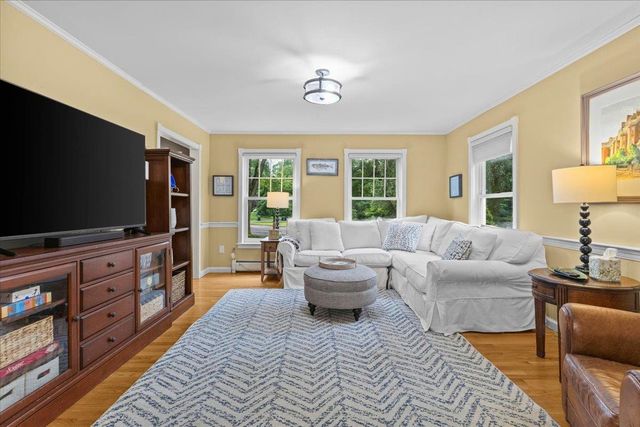 10 Brownell Way, South Burlington, VT 05403