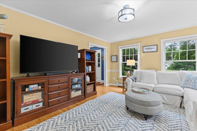 10 Brownell Way, South Burlington, VT 05403