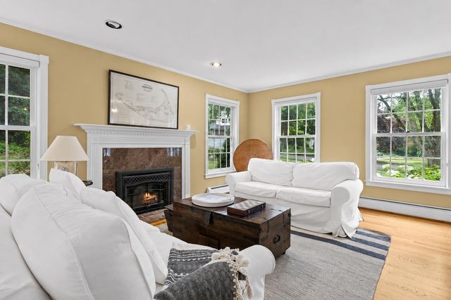 10 Brownell Way, South Burlington, VT 05403
