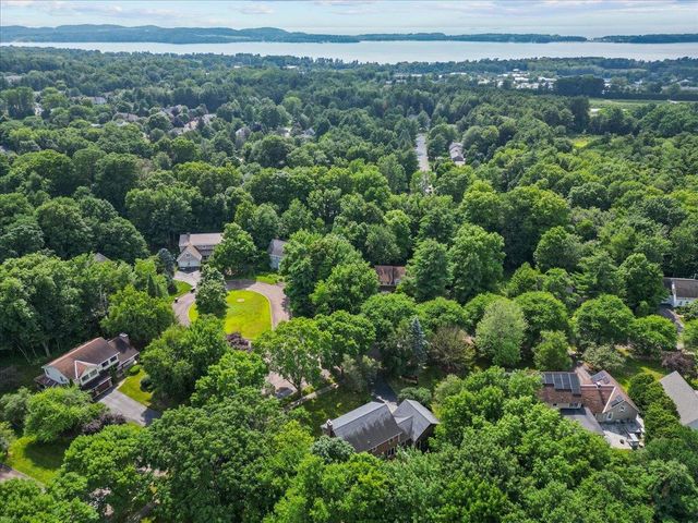 10 Brownell Way, South Burlington, VT 05403