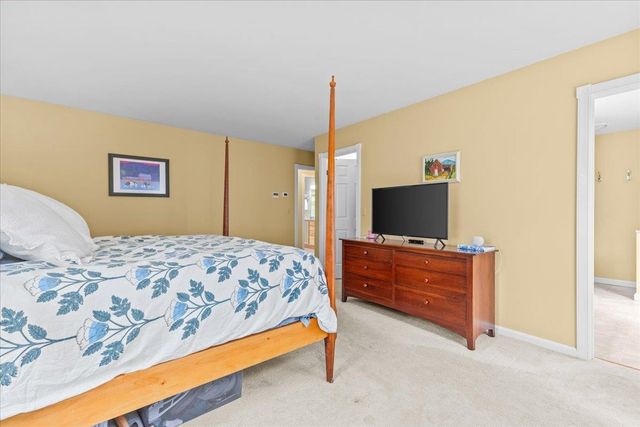 10 Brownell Way, South Burlington, VT 05403