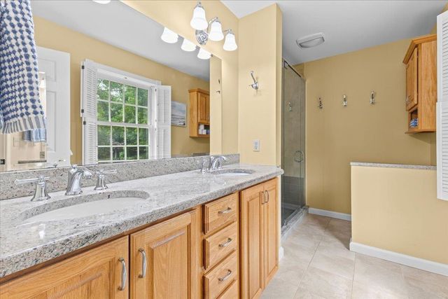 10 Brownell Way, South Burlington, VT 05403