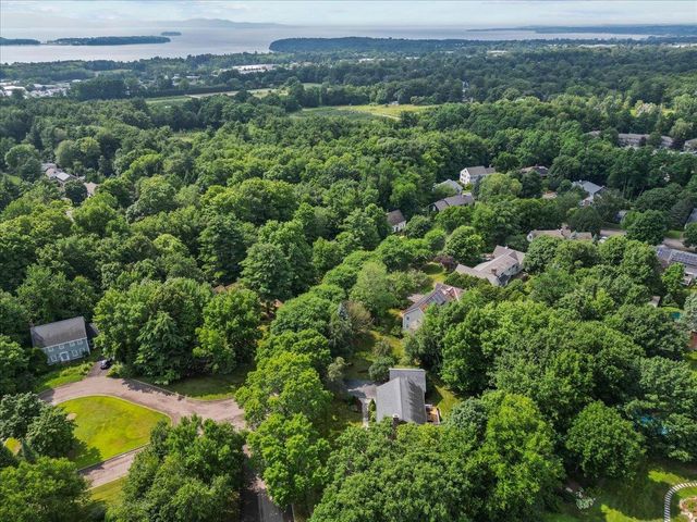 10 Brownell Way, South Burlington, VT 05403