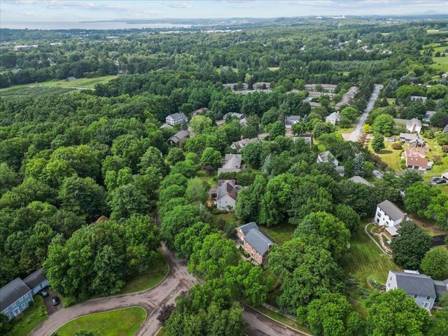 10 Brownell Way, South Burlington, VT 05403