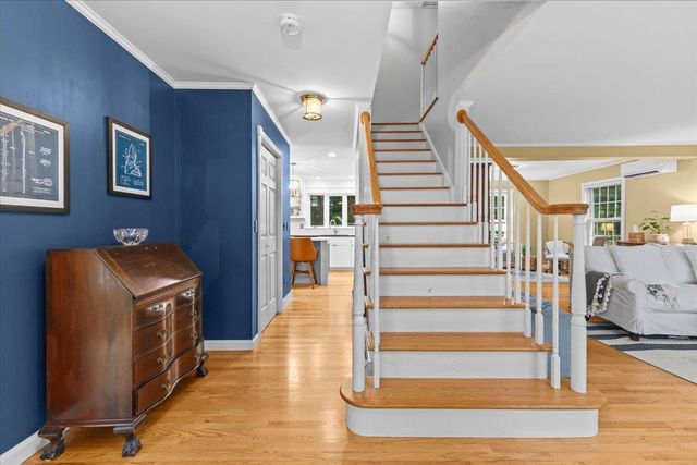 10 Brownell Way, South Burlington, VT 05403