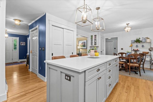 10 Brownell Way, South Burlington, VT 05403
