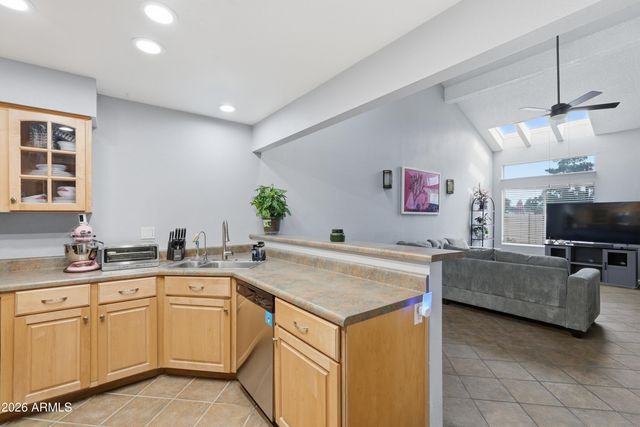 3302 E AIRE LIBRE Avenue 102, Phoenix, AZ 85032