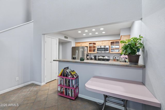 3302 E AIRE LIBRE Avenue 102, Phoenix, AZ 85032