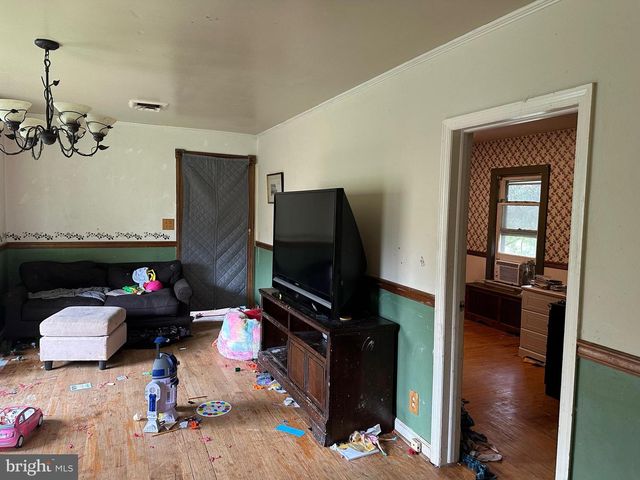 520 W WEYMOUTH RD, Vineland, NJ 08360