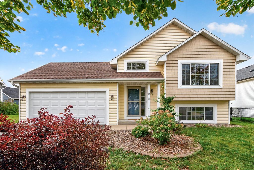 1212 Elm Street, Farmington, MN 55024