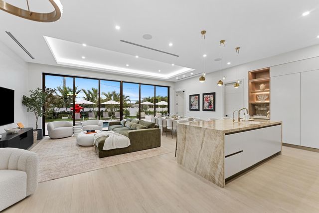 220 S Swinton Avenue, Delray Beach, FL 33444