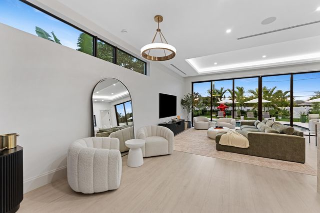 220 S Swinton Avenue, Delray Beach, FL 33444