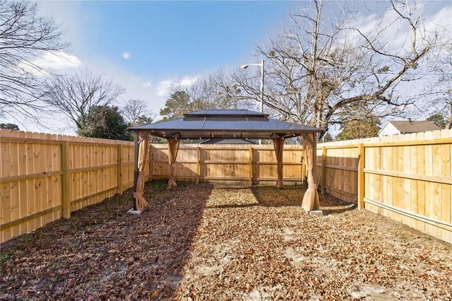 1103 Peartree RD, Elizabeth City, NC 27909