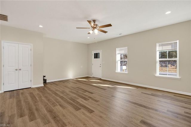 1103 Peartree RD, Elizabeth City, NC 27909