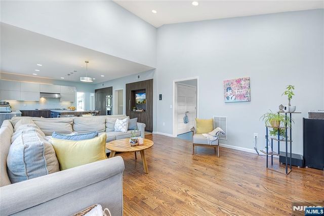 87 Monroe Avenue, Cresskill, NJ 07626